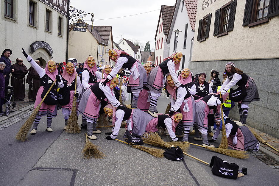 Hexen machen Bad Rappenau unsicher: Am Samstag, 1. März, fand der Faschingsumzug der Wolfsstecher in Bad Rappenau statt.