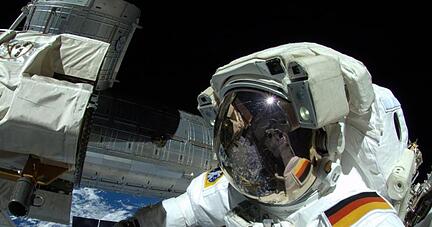 Der deutsche Astronaut Alexander Gerst arbeitet am an der Internationalen Raumstation ISS. (Archivbild).