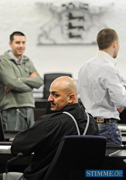 Mit seinem Urteil folgte das Gericht in weiten Teilen den Forderungen der Staatsanwaltschaft und eigenen Zusagen. Mit seinem Urteil folgte das Gericht in weiten Teilen den Forderungen der Staatsanwaltschaft und eigenen Zusagen.