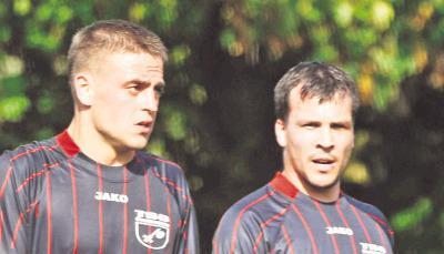 Michael Steigauf (rechts) wird bei der TSG &Ouml;hringen das Torh&uuml;ter-Problem l&ouml;sen und f&uuml;r die verhinderten und verletzten Keeper einspringen.Foto: Archiv/Schmerbeck