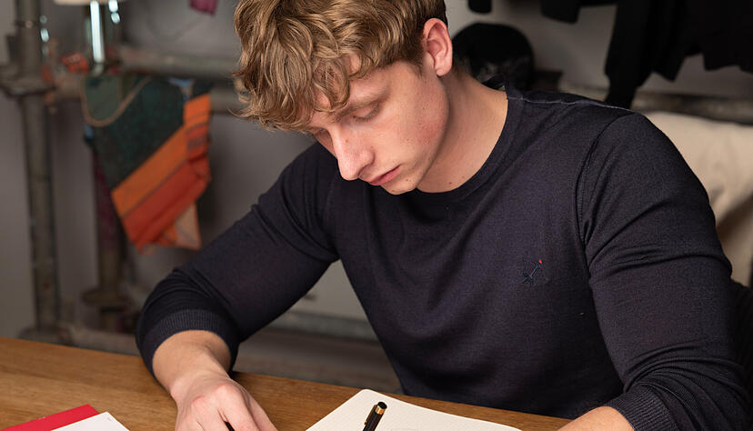 Fleiß und Kreativität machen einen Teil seines geschäftlichen Erfolgs aus: Der Eppinger Adrian Stickel (23) arbeitet für sein Start-up Vermas überwiegend in Berlin. Fleiß und Kreativität machen einen Teil seines geschäftlichen Erfolgs aus: Der Eppinger Adrian Stickel (23) arbeitet für sein Start-up Vermas überwiegend in Berlin.