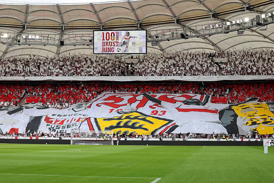VfB-Vorstandsboss Alexander Wehrle meldete sich zwischendurch zu Wort und meint gegenüber Sky: "Gänsehaut pur."