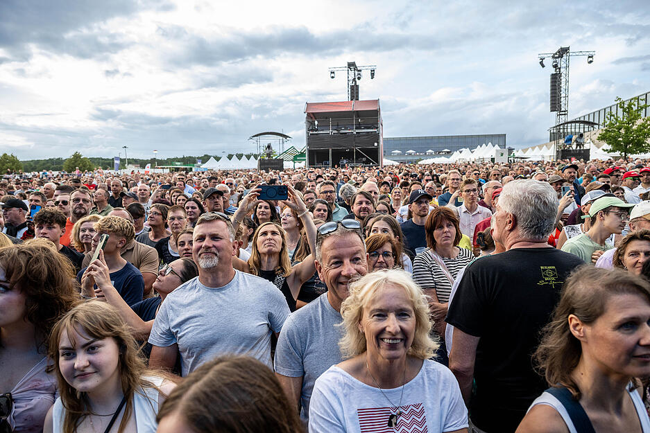 Die Menschen genossen die Festival-Stimmung.
