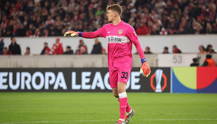 Alexander Nübel: Erster Torschuss der Gäste, gleich drinnen – und wieder sah Nübel nicht gut aus. Den Ball kann er halten, muss er sogar fast als Nationaltorwart. Da hilft auch das Meckern gegen die Vorderleute nicht. Eine Parade im Anschluss sorgt immerhin für ein kleines Plus. Note: 5 Alexander Nübel: Erster Torschuss der Gäste, gleich drinnen – und wieder sah Nübel nicht gut aus. Den Ball kann er halten, muss er sogar fast als Nationaltorwart. Da hilft auch das Meckern gegen die Vorderleute nicht. Eine Parade im Anschluss sorgt immerhin für ein kleines Plus. Note: 5