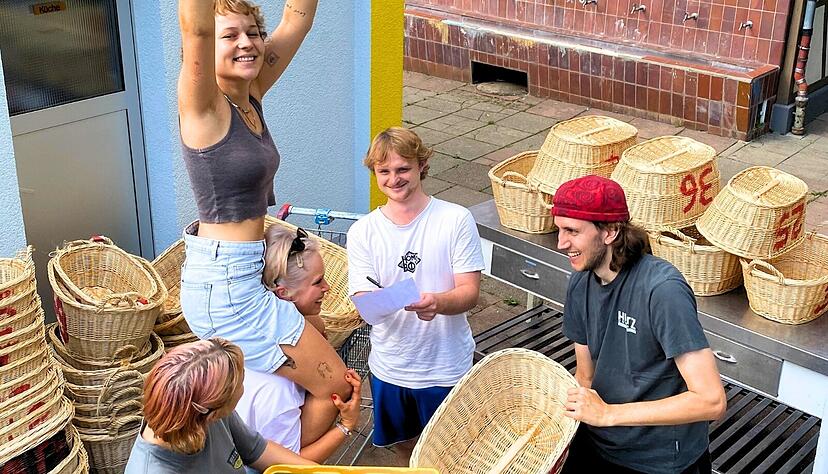 Das Gaffenberg-Team ist fleißig am Arbeiten, bevor es am Montag losgeht. Das Gaffenberg-Team ist fleißig am Arbeiten, bevor es am Montag losgeht.