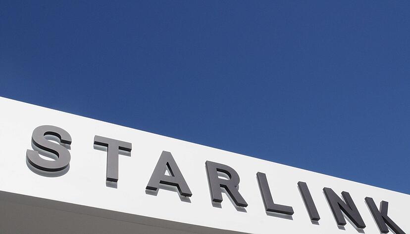 Ein Starlink-Marketingpavillon beim Mobile World Congress 2024.