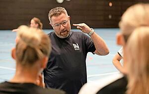 Hat seit dieser Woche mehr Arbeit vor sich, als im lieb gewesen wäre: Trainer und Kaderplaner Thomas Zeitz muss schnell eine Außenspielerin finden.