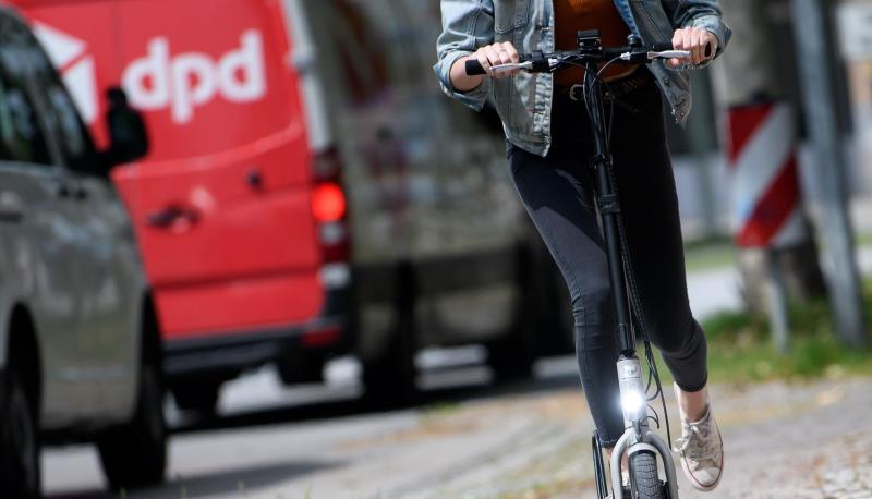 Fehlen nur vernüftige Verkehrswege: Probefahrt mit einem «Metz Moover». Foto: Sven Hoppe