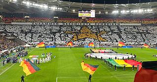 Deutschland-Fans haben mit einer Choreo in Stuttgart das Ziel f&uuml;r die DFB-Elf vorgegeben.
