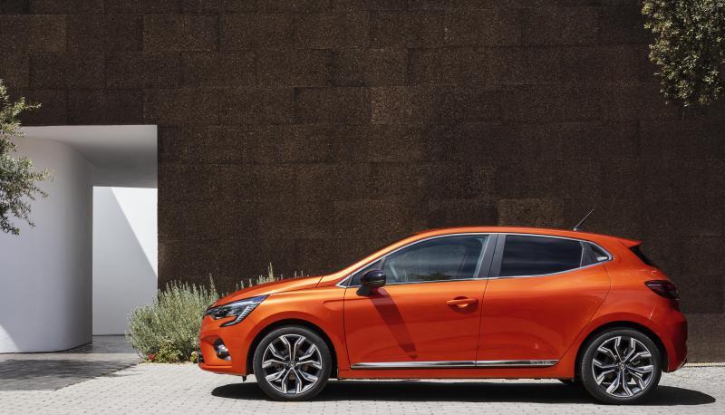 Mit 4,05 Metern behält der Clio seine alte Länge. Mit 4,05 Metern behält der Clio seine alte Länge.