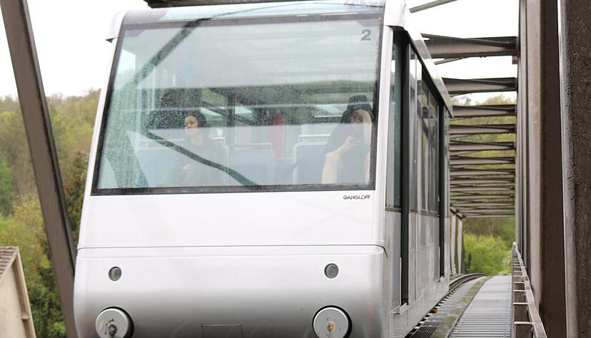 Bis zu 80 Fahrgäste dürfen in der Künzelsauer Bergbahn bei einer Fahrt einsteigen. Bis zu 80 Fahrgäste dürfen in der Künzelsauer Bergbahn bei einer Fahrt einsteigen.