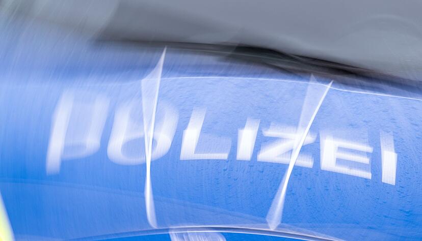 In Kirchheim ist es zu einem Zusammenstoß zwischen Lastwagen und einem Fußgänger gekommen. (Symbolbild) In Kirchheim ist es zu einem Zusammenstoß zwischen Lastwagen und einem Fußgänger gekommen. (Symbolbild)