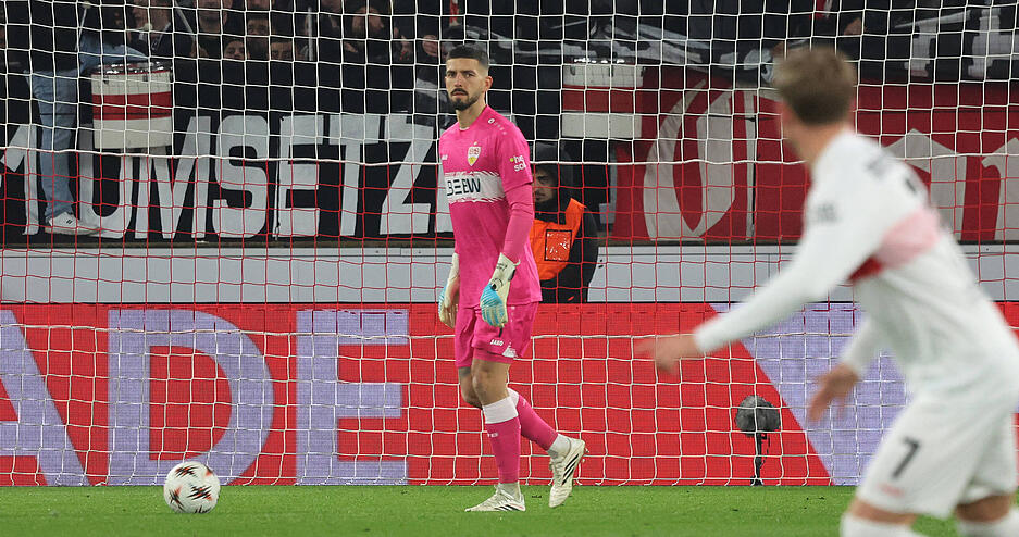 Fabian Bredlow: Mega-Bock. Zu lasch rausgespielt, Fehlpass, Gegentor. Beim 2:2 chancenlos. Dafür in der 69. Minute mit einer starken Parade. Dadurch verhinderte Bredlow den Rückstand. Note: 5 Fabian Bredlow: Mega-Bock. Zu lasch rausgespielt, Fehlpass, Gegentor. Beim 2:2 chancenlos. Dafür in der 69. Minute mit einer starken Parade. Dadurch verhinderte Bredlow den Rückstand. Note: 5