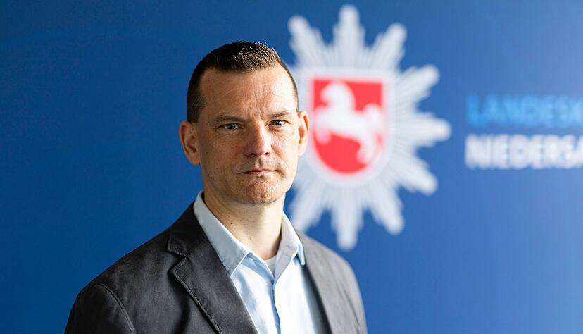 Frank Puschin, Leiter Ermittlungen Cybercrime beim Landeskriminalamt (LKA) Niedersachsen, berichtet &uuml;ber den Stand der Ermittlungen.