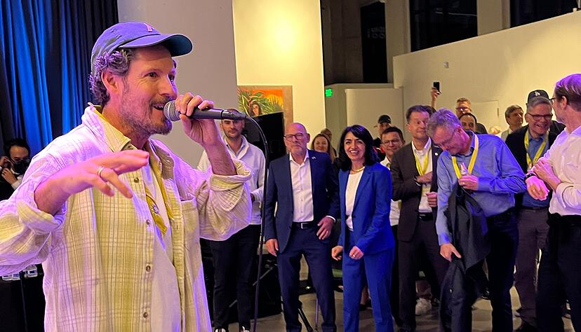 Der Auftritt des Rappers Max Herre vergangene Woche im Goethe-Institut in Los Angeles vor Teilnehmern der US-Delegationsreise sorgt für Gesprächsstoff.