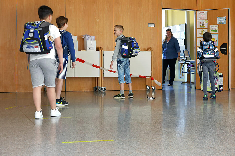 Schulstart in Lerngruppen w&auml;hrend Corona. 4. Klasse, Grundschule Hagenbach