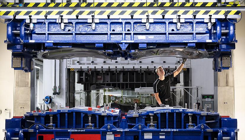 Vorgesehen ist bisher, dass die Körperschaftsteuer ab 2028 schrittweise sinkt. (Symbolbild) Vorgesehen ist bisher, dass die Körperschaftsteuer ab 2028 schrittweise sinkt. (Symbolbild)