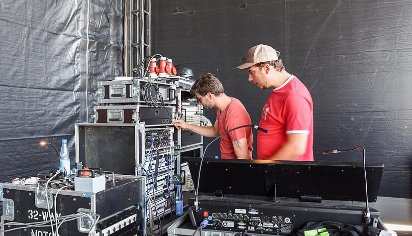 Aufbauarbeiten bei Haigern live Aufbauarbeiten bei Haigern live