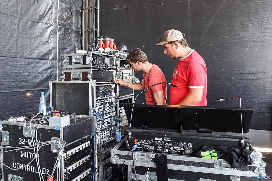 Aufbauarbeiten bei Haigern live Aufbauarbeiten bei Haigern live