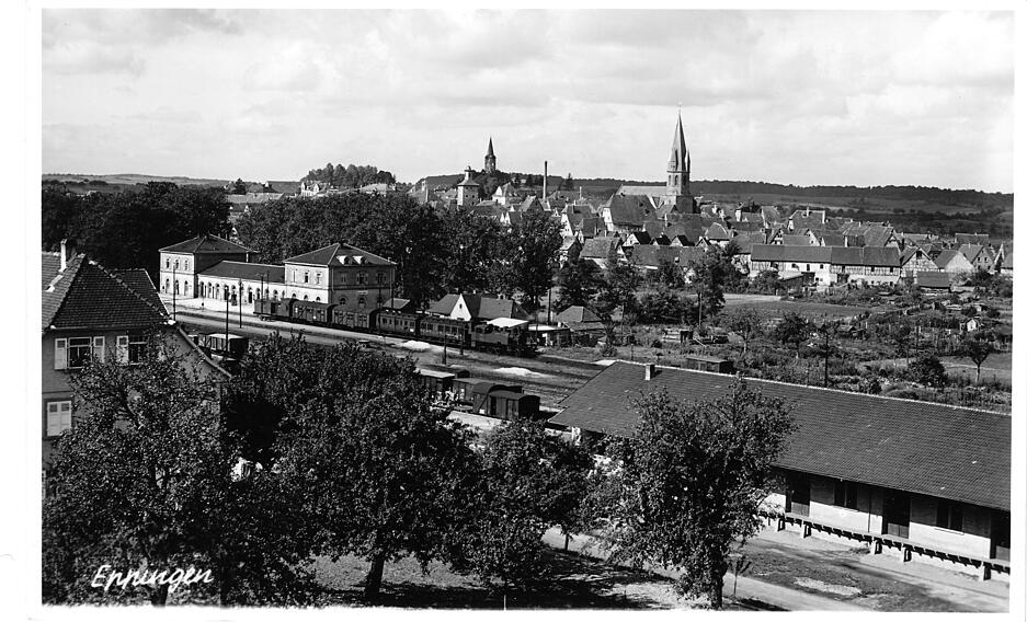 Panorama von Eppingen mit dem Bahnhof in den 1950er-Jahren. Foto: Sammlung Ulrich Merz Panorama von Eppingen mit dem Bahnhof in den 1950er-Jahren. Foto: Sammlung Ulrich Merz