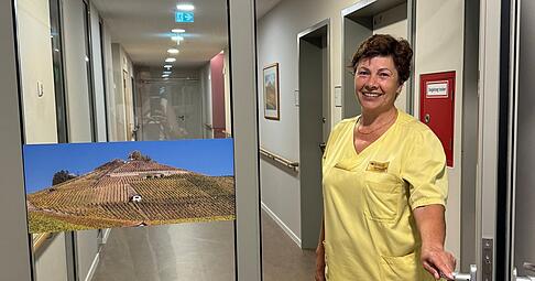 Seit 30 Jahren arbeitet Irina Scherbakova im Seniorenheim St. Vinzenz in Neckarsulm. "Ich bin hier glücklich", sagt sie. Seit 30 Jahren arbeitet Irina Scherbakova im Seniorenheim St. Vinzenz in Neckarsulm. "Ich bin hier glücklich", sagt sie.