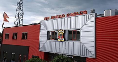 Das Stadion der Go Ahead Eagles in Deventer ist eines der kleinsten Stadien der Europa League.