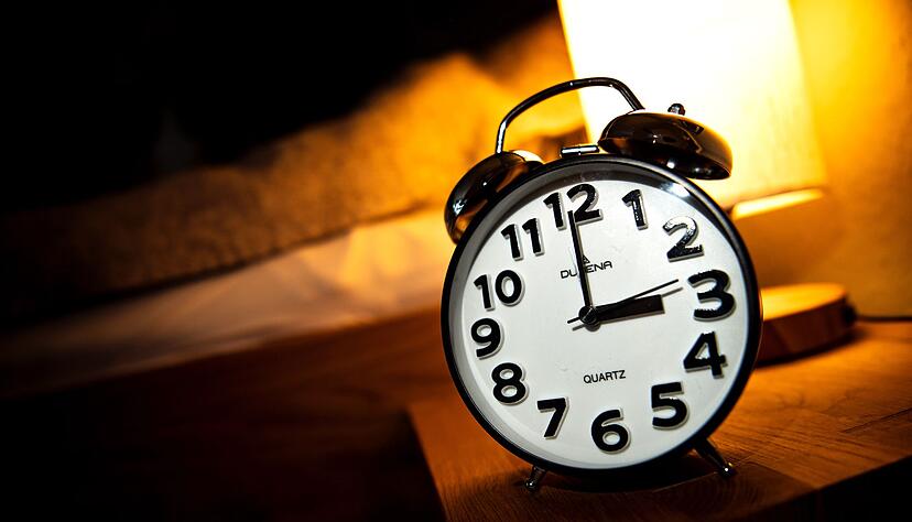Am letzten Sonntag im Oktober beginnt die sogenannte Winterzeit. In der Nacht von Samstag auf Sonntag werden die Uhren von 3 Uhr auf 2 Uhr zurückgestellt. Am letzten Sonntag im Oktober beginnt die sogenannte Winterzeit. In der Nacht von Samstag auf Sonntag werden die Uhren von 3 Uhr auf 2 Uhr zurückgestellt.
