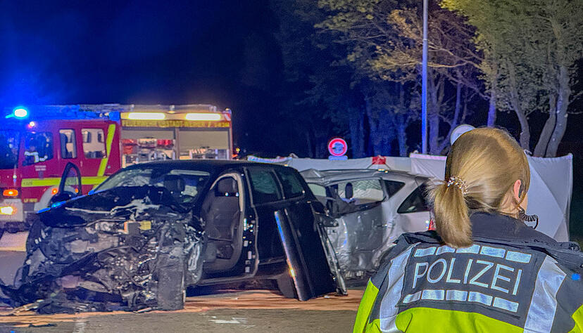 An einer Einm&uuml;ndung der K3523 sind am Montagabend ein Mercedes und ein VW-Touareg zusammengeprallt.