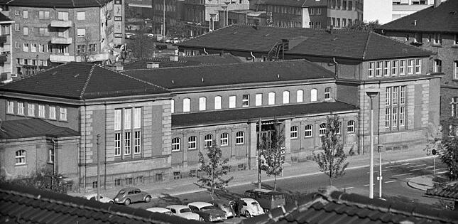 Original-Kategorie: Stadtbad; Original-Datierung: 11.1961; Originalformat: Kleinbild; Filmtyp: Adox KB 17; Zusammenhang: N 201117176 - N 201117177 auf einem Negativstreifen