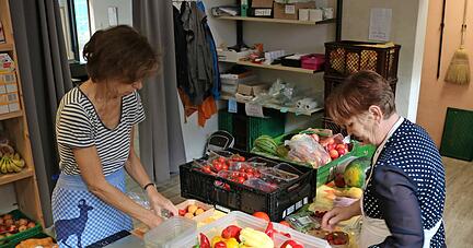 Preissteigerungen machen vielen Menschen zu schaffen. Die Sozialarbeiter in der Region berichten unter anderem, dass immer mehr Bedürftige das Angebot der Tafeln wie hier in Öhringen in Anspruch nehmen.
Foto: Archiv/Schnell