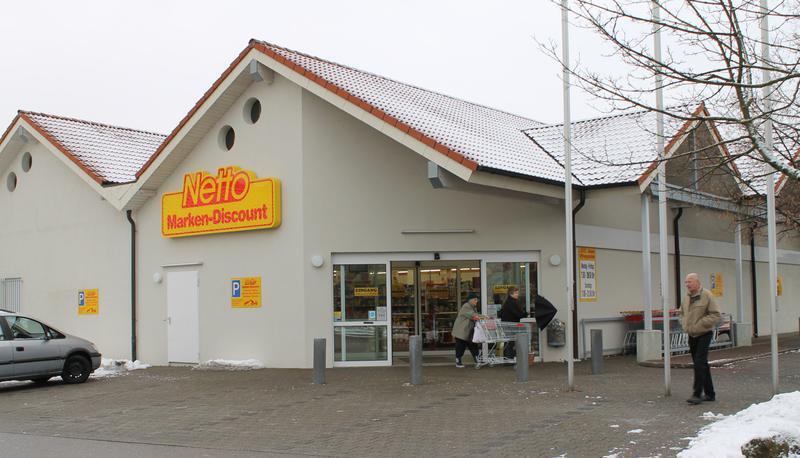 Bisher ist der Discounter übergangsweise in der Talstraße untergebracht. Aber die Räumlichkeiten sind zu klein.
Foto: Vanessa Müller Bisher ist der Discounter übergangsweise in der Talstraße untergebracht. Aber die Räumlichkeiten sind zu klein.
Foto: Vanessa Müller