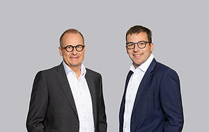 F&uuml;hren als Vorstand die Volksbank M&ouml;ckm&uuml;hl: Thomas Reuter (links) und Alexander Britsch. Foto: privat
