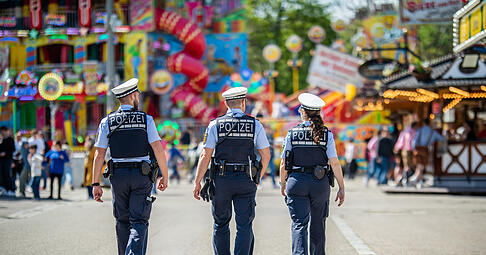 T&auml;glich sind auf dem Stuttgarter Fr&uuml;hlingsfest mehr als 100 Beamte auf dem Cannstatter-Wasen-Gel&auml;nde im Einsatz.