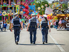 T&auml;glich sind auf dem Stuttgarter Fr&uuml;hlingsfest mehr als 100 Beamte auf dem Cannstatter-Wasen-Gel&auml;nde im Einsatz.