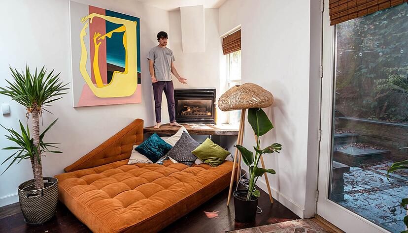 Caleb Simpson ist einer der bekanntesten Content-Creator auf Tiktok, der durch Wohnungen und Häuser auf der ganzen Welt führt.