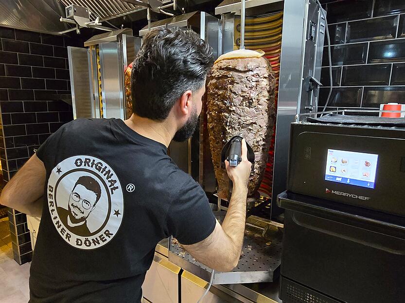 Bei "Original Berliner Döner" im Wollhaus in Heilbronn hatten die Gäste am Samstag die Auswahl zwischen drei Spießen. Bei "Original Berliner Döner" im Wollhaus in Heilbronn hatten die Gäste am Samstag die Auswahl zwischen drei Spießen.
