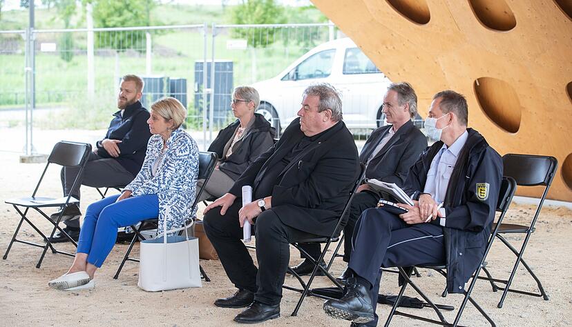 Oberbürgermeister und Verwaltung haben auf die anhaltende Kritik an den Zuständen im Neckarbogen reagiert.
Foto: Andreas Veigel Oberbürgermeister und Verwaltung haben auf die anhaltende Kritik an den Zuständen im Neckarbogen reagiert.
Foto: Andreas Veigel