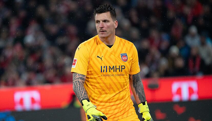 Kevin Müller bleibt beim 1. FC Heidenheim. Kevin Müller bleibt beim 1. FC Heidenheim.