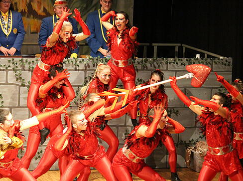 Bei der Prunksitzung der FG Lemia im Bürgerzentrum Krautheim herrscht ausgelassene Fastnachtsstimmung. Bei der Prunksitzung der FG Lemia im Bürgerzentrum Krautheim herrscht ausgelassene Fastnachtsstimmung.