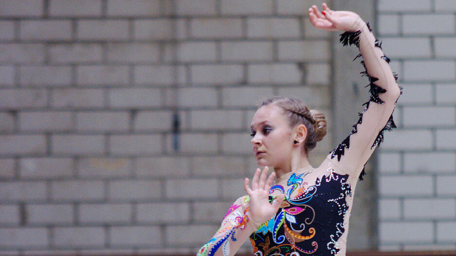 Gleich bei ihrem ersten Start in der Frauen-Konkurrenz schafft es Eleonora Tissen bei der Weltmeisterschaft als zweitbeste Deutsche auf Platz elf. Bei der EM fehlt der 20-j&auml;hrigen Lebensmittelstudentin nur ein Wimpernschlag f&uuml;r den Gewinn von Bronze, so wird sie F&uuml;nfte.