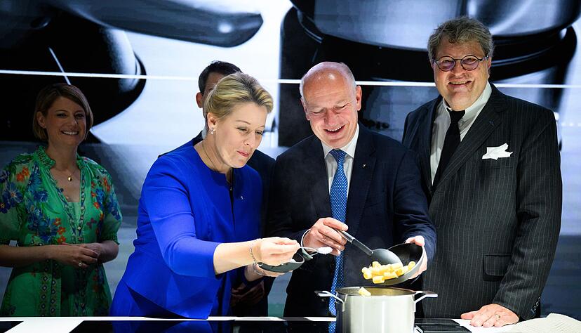 Lassen nichts anbrennen: Berlins Wirtschaftssenatorin Franziska Giffey der Regierende Bürgermeister Kai Wegner. Lassen nichts anbrennen: Berlins Wirtschaftssenatorin Franziska Giffey der Regierende Bürgermeister Kai Wegner.