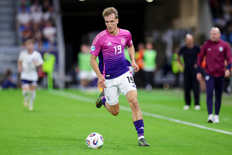 Weiper ist U21-Nationalspieler und stand bei der EM im Sommer neben VfB-Star Woltemade auf dem Platz.