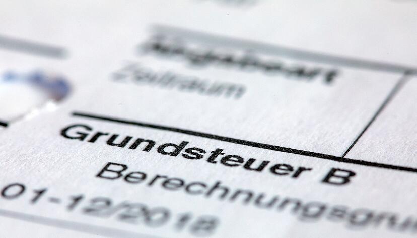 Ein Abgabenbescheid f&uuml;r die Entrichtung der Grundsteuer.