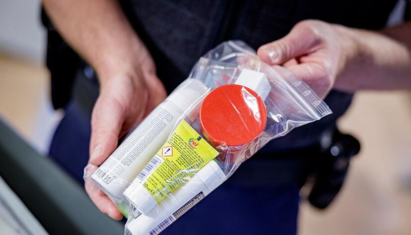 So mussten Fl&uuml;ssigkeiten bislang verpackt werden. (Archivbild)