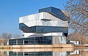 Die Architektur der Experimenta als Basis für deren Lern- und Begegnungsräume beleuchtet deren ehemaliger Leiter Wolfgang Hansch am 11. Mai. Die Architektur der Experimenta als Basis für deren Lern- und Begegnungsräume beleuchtet deren ehemaliger Leiter Wolfgang Hansch am 11. Mai.