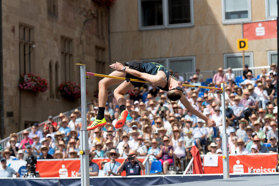 Im Hochsprung-Meeting in Heilbronn treffen mitten in der Stadt internationale Sport-Stars aufeinander.