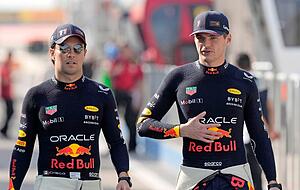 Wer Weltmeister werden möchte, muss wohl an ihnen vorbei: Die Red-Bull-Piloten Sergio Pérez (links) und Weltmeister Max Verstappen gehen als Favoriten in die Saison. Wer Weltmeister werden möchte, muss wohl an ihnen vorbei: Die Red-Bull-Piloten Sergio Pérez (links) und Weltmeister Max Verstappen gehen als Favoriten in die Saison.