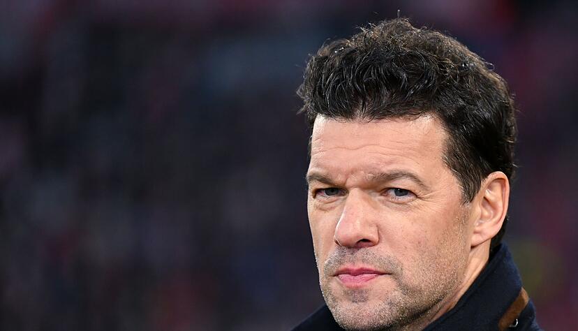 Michael Ballack hat sich zu seinem Verh&auml;ltnis zum ehemaligen Bundestrainer Joachim L&ouml;w ge&auml;u&szlig;ert. (Archivbild)
