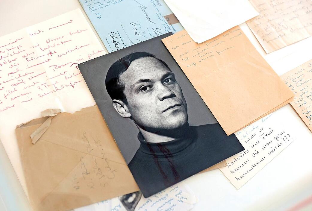 Literaturhausleiter Anton Knittel gibt Band mit Texten von Ernst