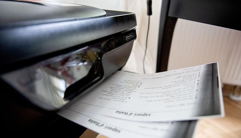 Ein Softwarefehler benennt den Drucker falsch, aber immerhin spuckt er weiter Ausdrucke aus.